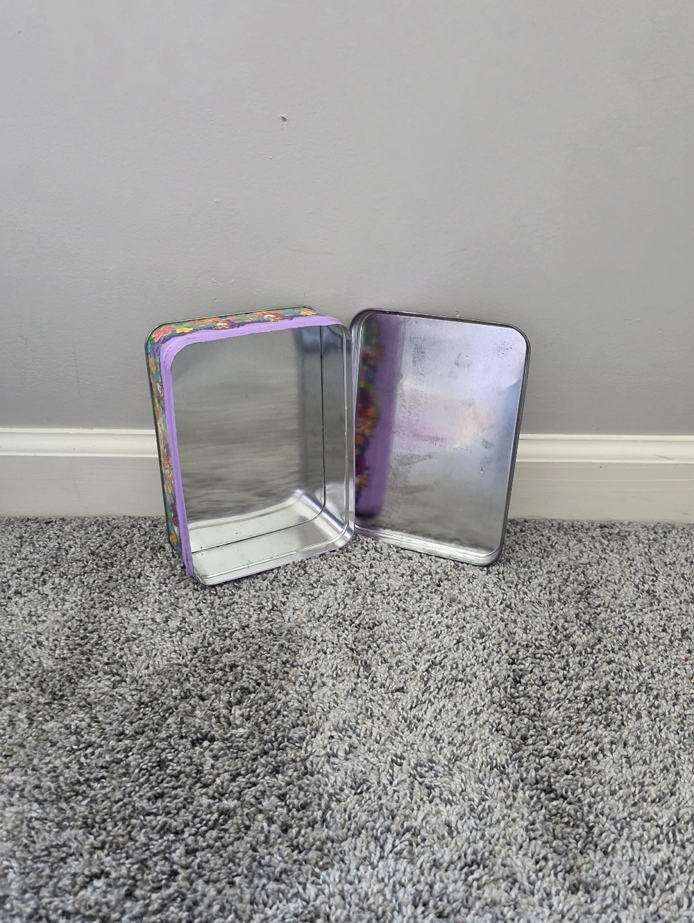 Lisa Frank Vintage Hunter Leopard Tin - Picture 3 of 3